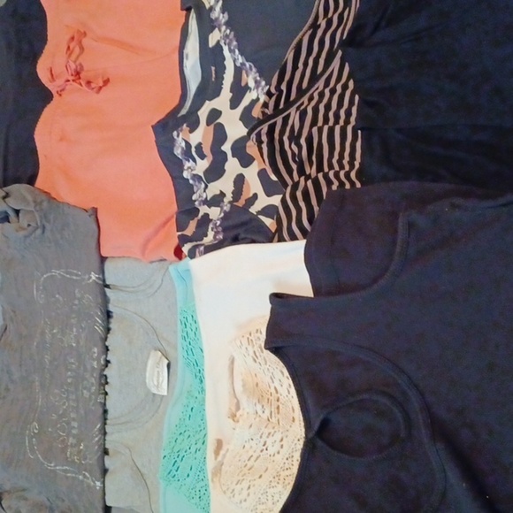 Size XL Women's Preloved Clothing (4) - Picture 2 of 12